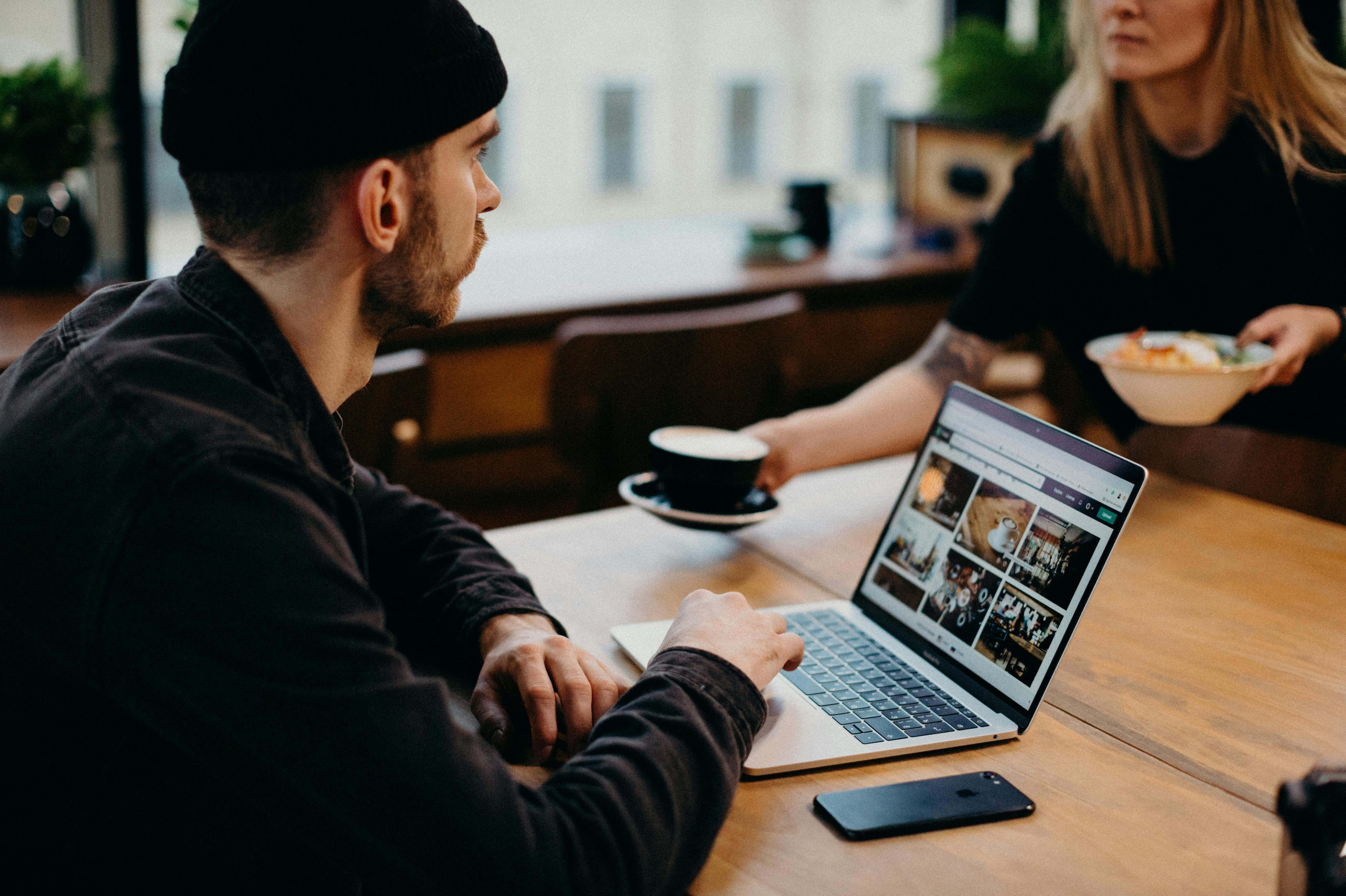 5 Reasons Why Choosing the Right Theme for Your Website is Crucial